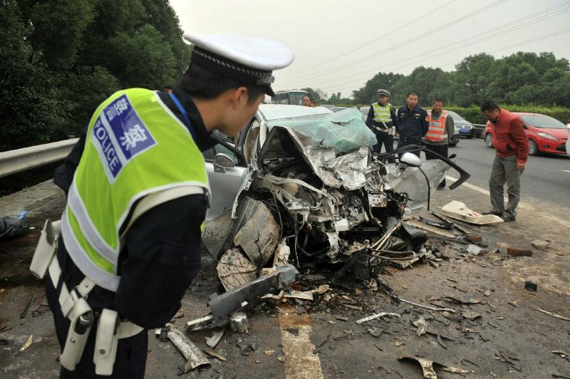 警方通报老头乐高速逆行致意外，爱与陪伴背后的悲剧警钟长鸣