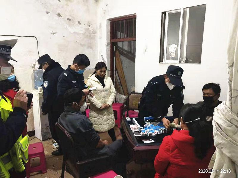 心灵之旅启程时，小伙麻将缺三，报警求助引友来聚首
