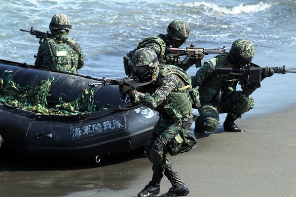 管家婆的资料一肖中特_台海军陆战队员被刺身亡,精准实施解析_复古款61.32.17
