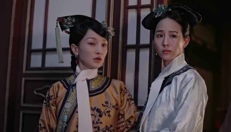 金字塔顶端发现神秘狗影，探索自然美景的非凡之旅