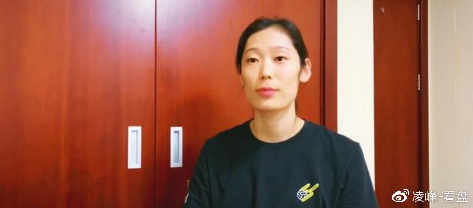女排巨星朱婷的最新动态，赛场风采、日常趣事与深厚友情纽带