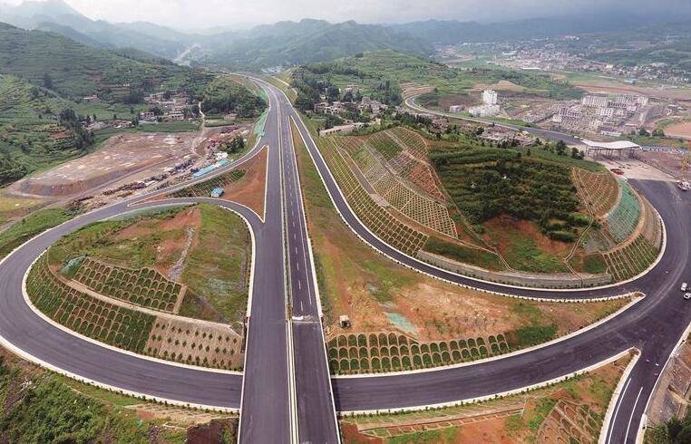 最新道路交通法下的美食探索之旅，小巷中的隐藏宝藏