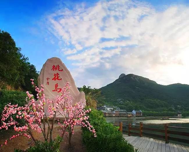 奥田咲最新之旅，探索自然美景，寻找内心平和与宁静的轻松之旅